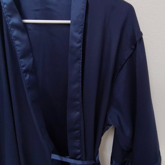 💙 Silky Navy Blue Robe with Lace Accents – Size Small - Picture 12 of 16